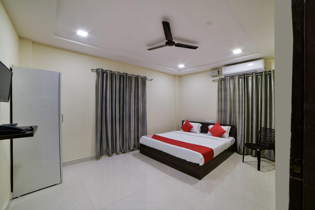 Oyo 16606 Iconic Living Hotel Hyderabad Eksteriør billede