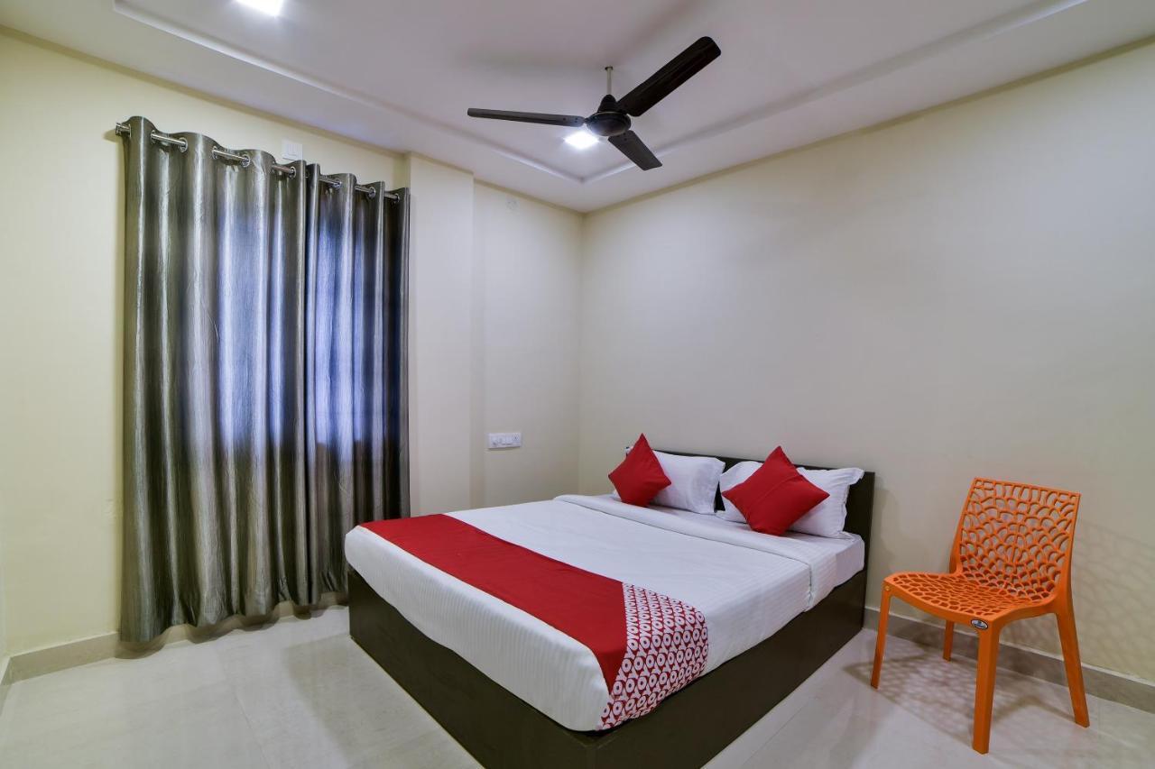 Oyo 16606 Iconic Living Hotel Hyderabad Eksteriør billede