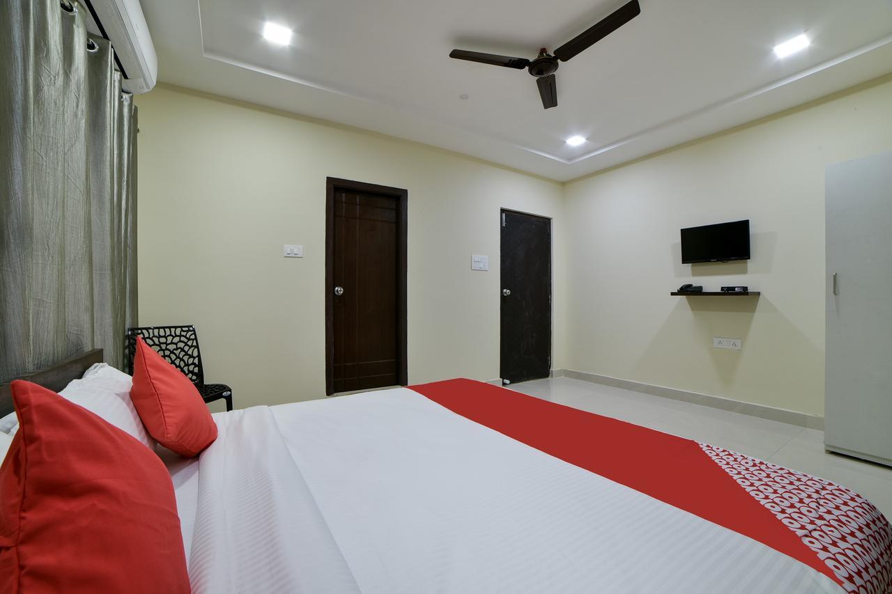 Oyo 16606 Iconic Living Hotel Hyderabad Eksteriør billede