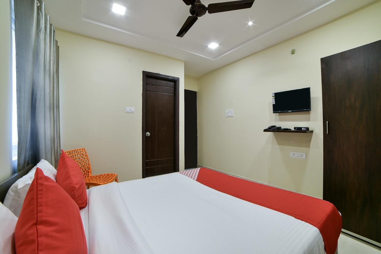 Oyo 16606 Iconic Living Hotel Hyderabad Eksteriør billede