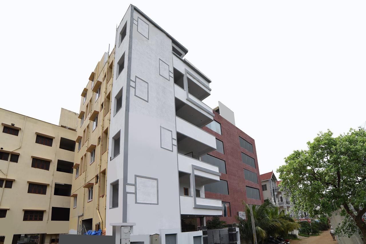 Oyo 16606 Iconic Living Hotel Hyderabad Eksteriør billede