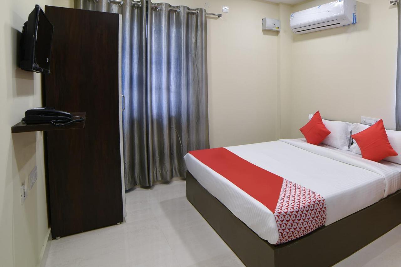 Oyo 16606 Iconic Living Hotel Hyderabad Eksteriør billede