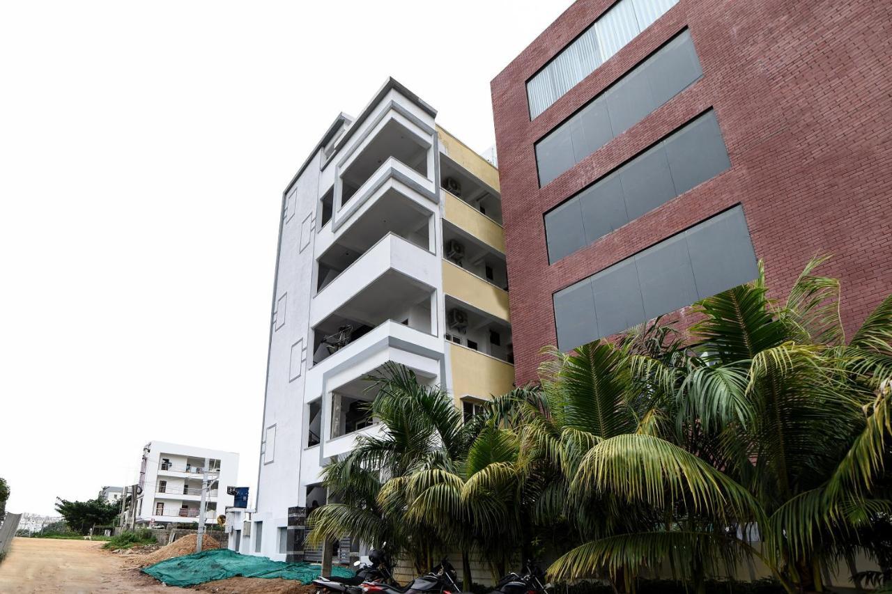 Oyo 16606 Iconic Living Hotel Hyderabad Eksteriør billede