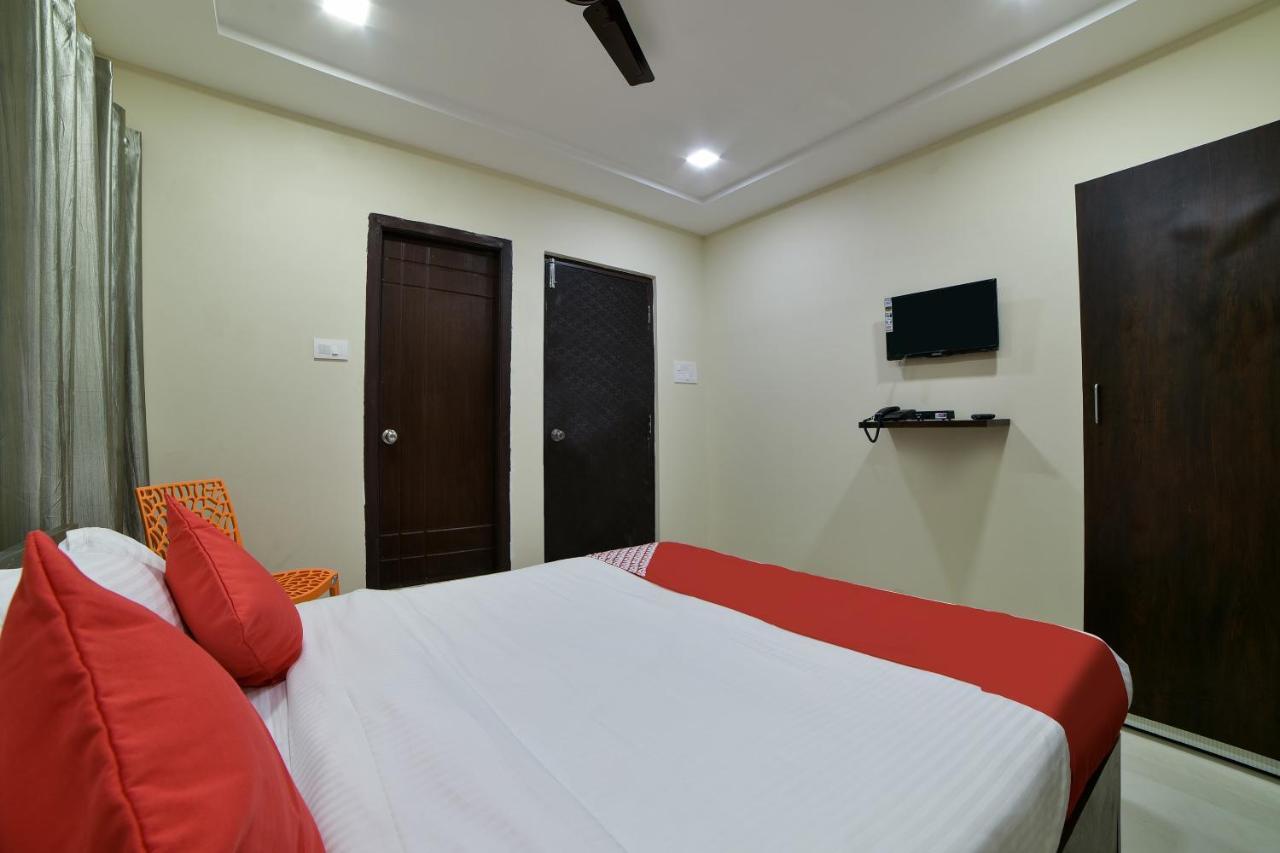 Oyo 16606 Iconic Living Hotel Hyderabad Eksteriør billede