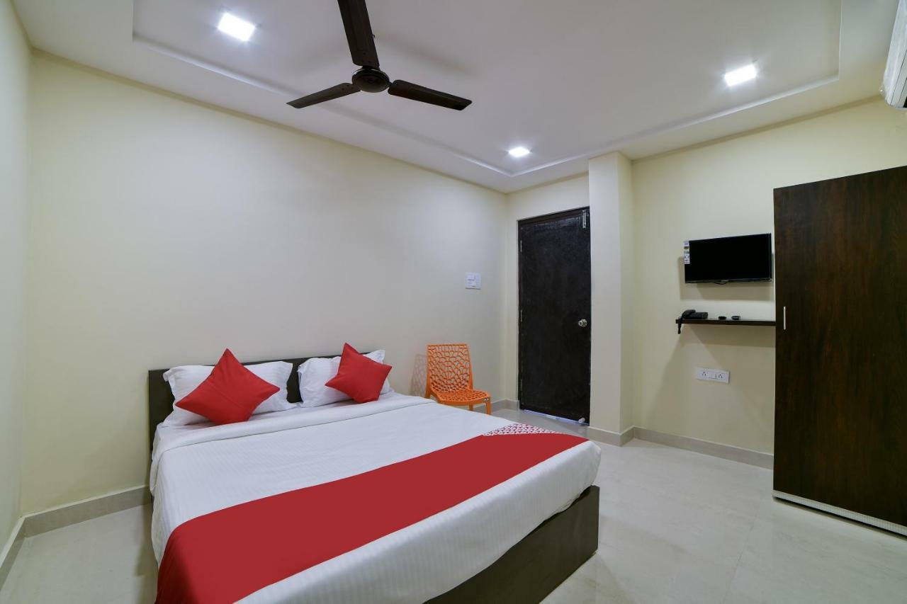 Oyo 16606 Iconic Living Hotel Hyderabad Eksteriør billede