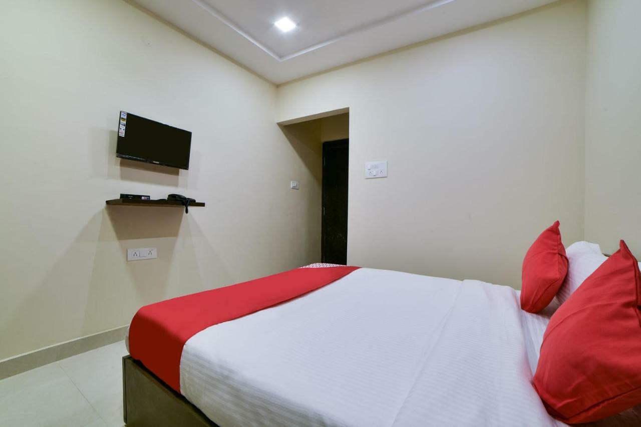 Oyo 16606 Iconic Living Hotel Hyderabad Eksteriør billede