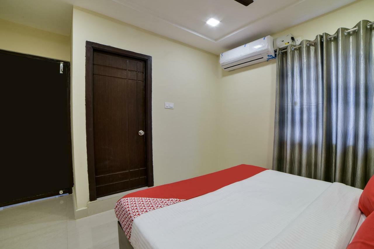 Oyo 16606 Iconic Living Hotel Hyderabad Eksteriør billede