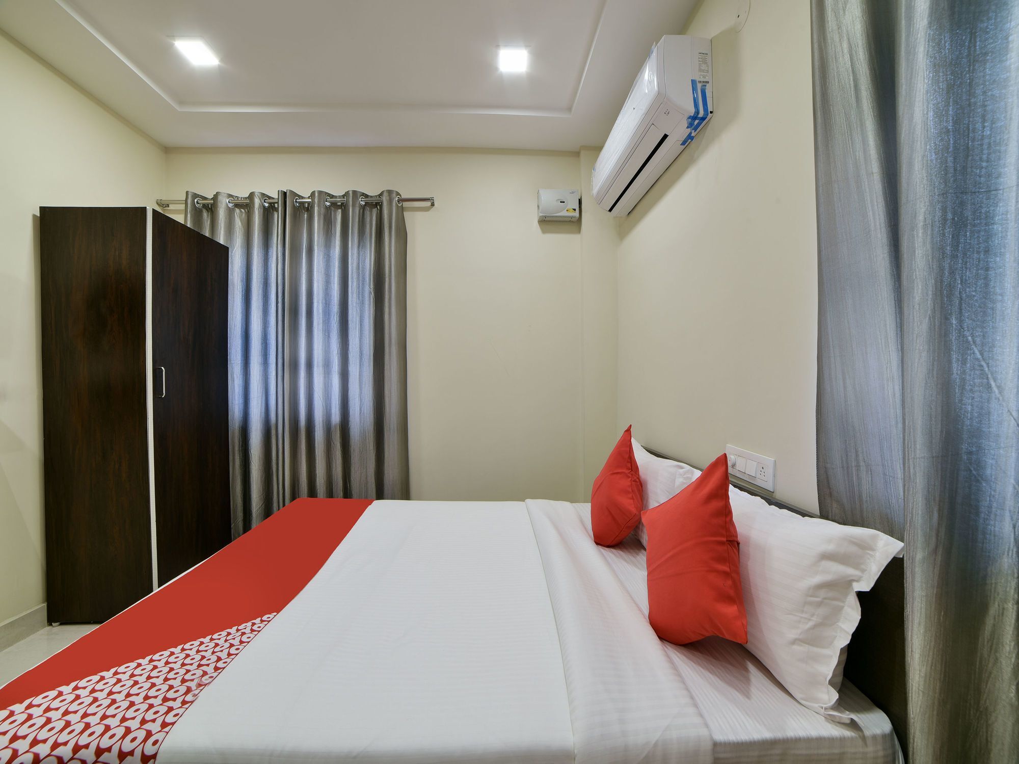 Oyo 16606 Iconic Living Hotel Hyderabad Eksteriør billede
