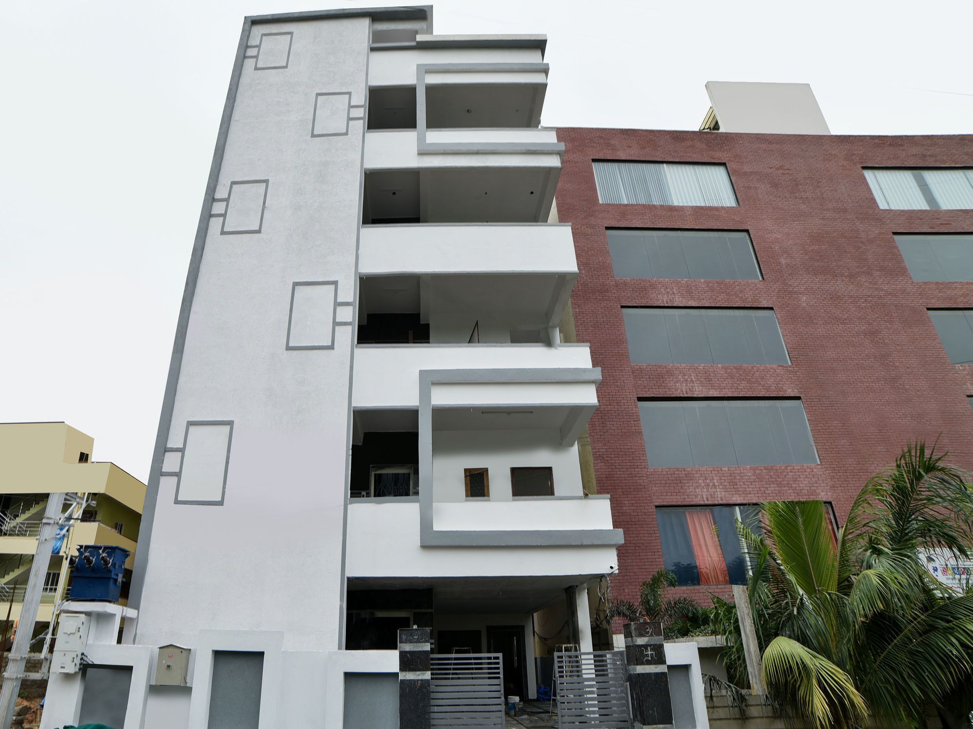 Oyo 16606 Iconic Living Hotel Hyderabad Eksteriør billede